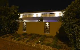 Bentley Motel